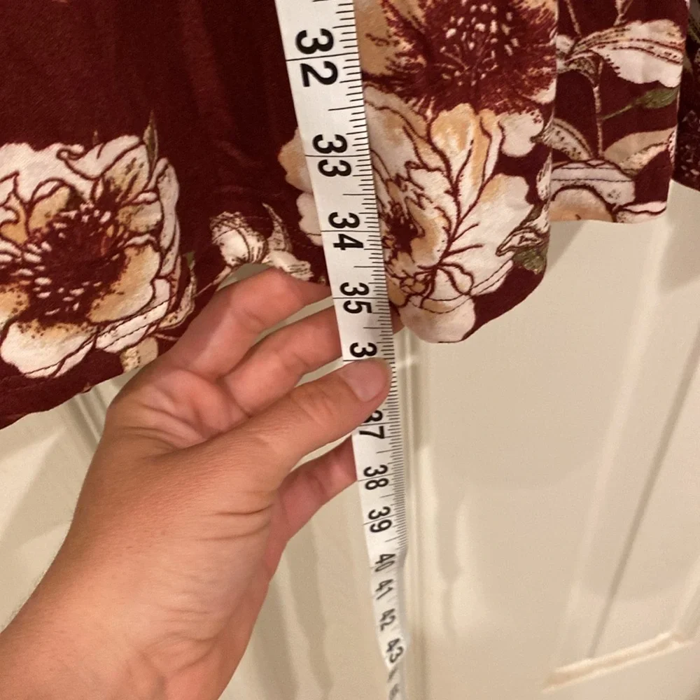 Bell-Bottom sleeve, Red- Floral Mini Dress, with Key-Hole neckline - Picture 6 of 9